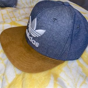 Adidas snapback Trefoil hat